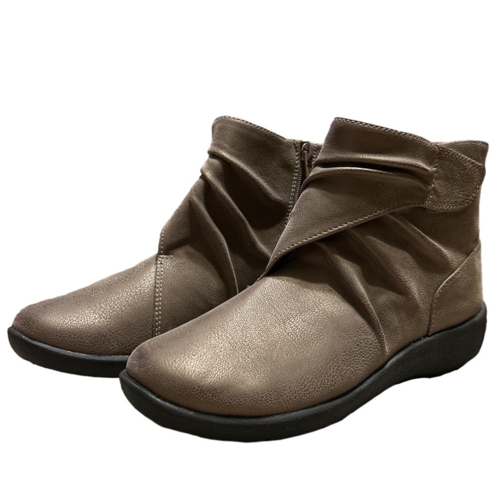 Clarks Sillian Tana Boot, Pewter Women’s Size 5.5